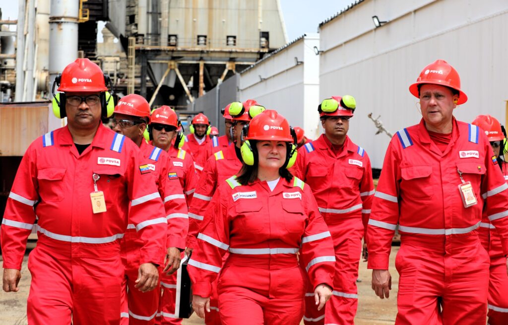 Ministra de Hidrocarburos Paula Henao realizó inspección técnica en la Refinería El Palito