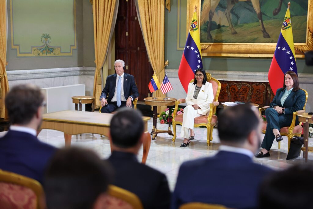 Presidenta Delcy Rodríguez lidera firma de acuerdos energéticos con delegación de EE. UU.