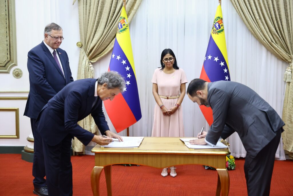 Presidenta Delcy Rodríguez lidera firma de memorando de entendimiento con la empresa TotalEnergies E&P New Ventures