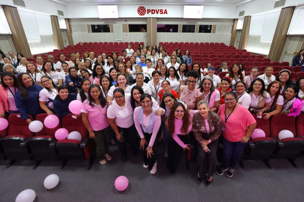 Ministerio de Hidrocarburos promovió la prevención sobre el cáncer de mama en el Mes Rosa