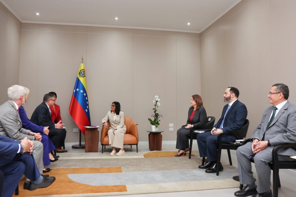 Presidenta Delcy Rodríguez sostiene reunión de trabajo con delegación empresarial de Baker Hughes